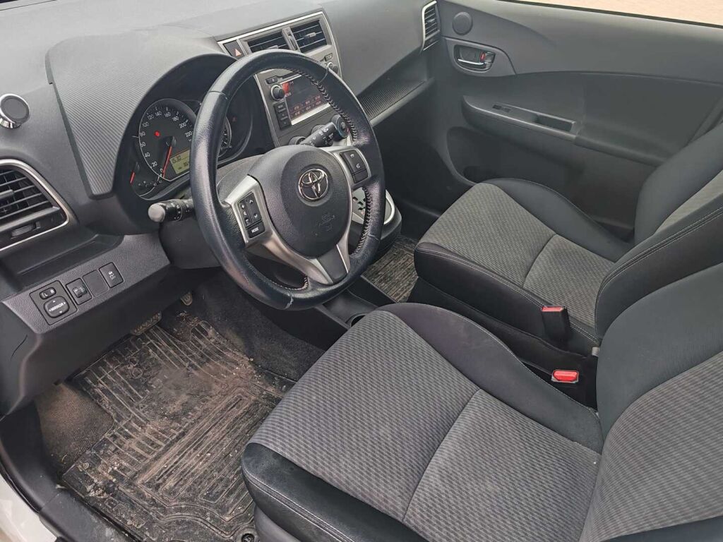 Toyota Verso-S 2014 Valkoinen