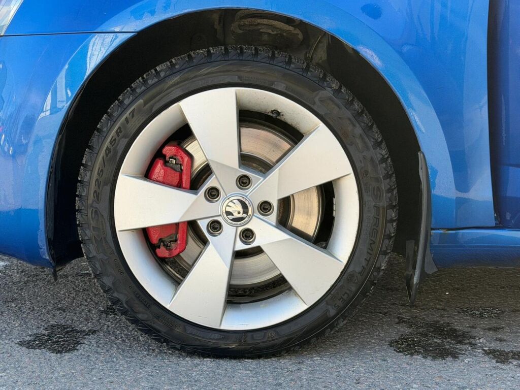 Skoda Octavia 2014 Sininen