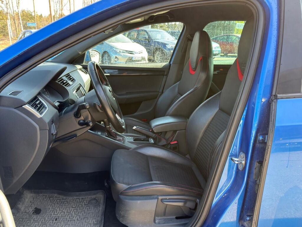 Skoda Octavia 2014 Sininen