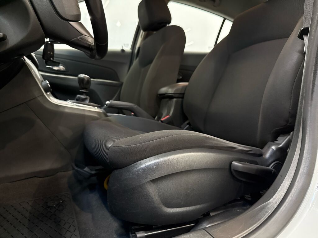 Chevrolet Cruze 2013 Valkoinen