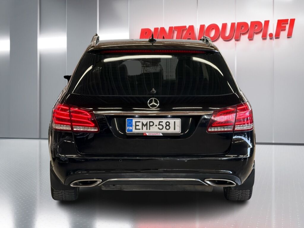 Mercedes-Benz E 2013 Musta