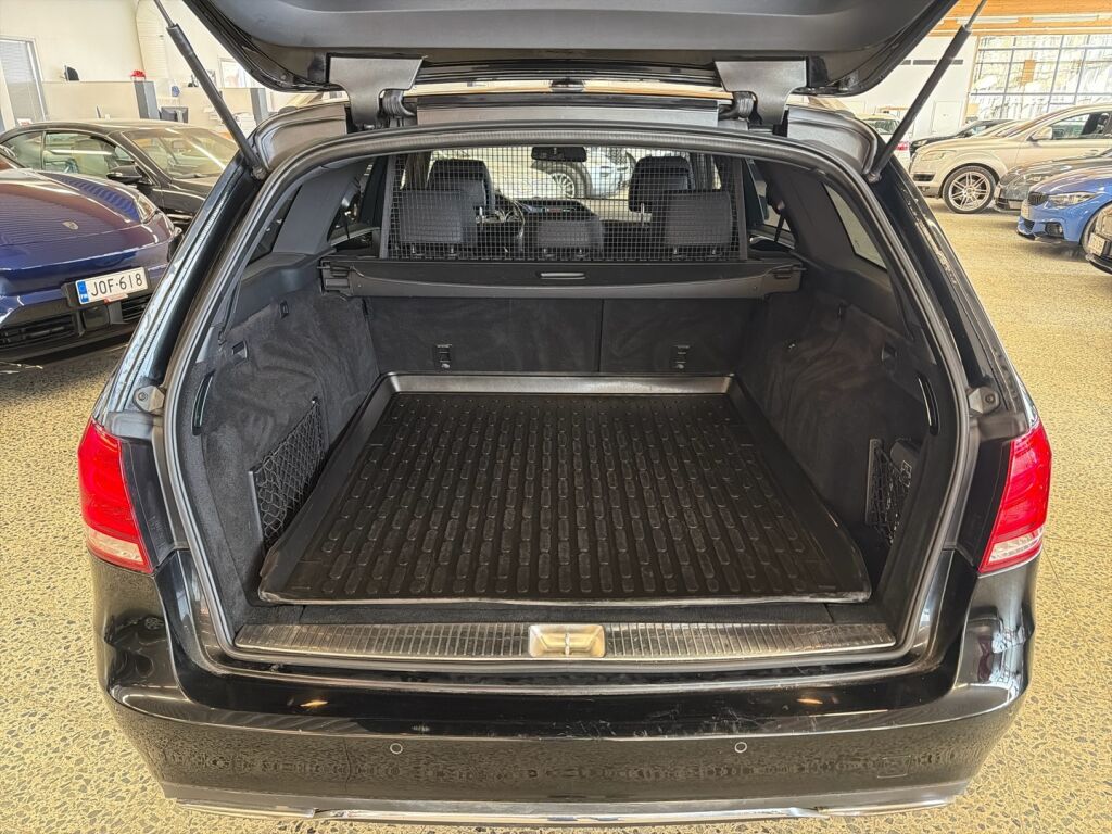 Mercedes-Benz E 2013 Musta