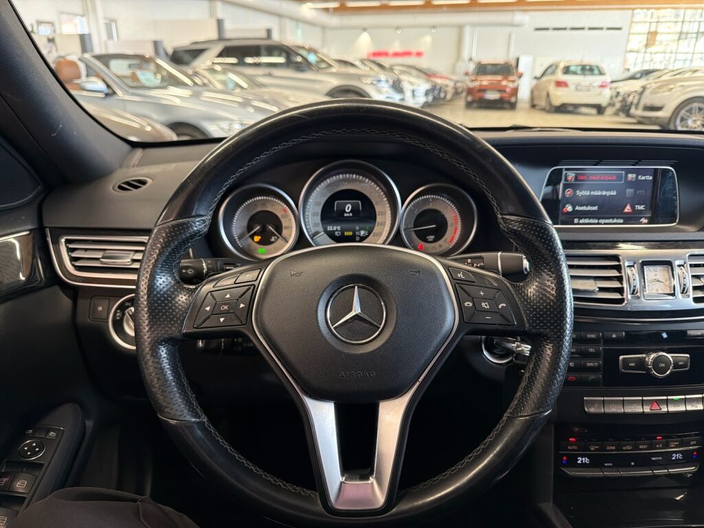 Mercedes-Benz E 2013 Musta