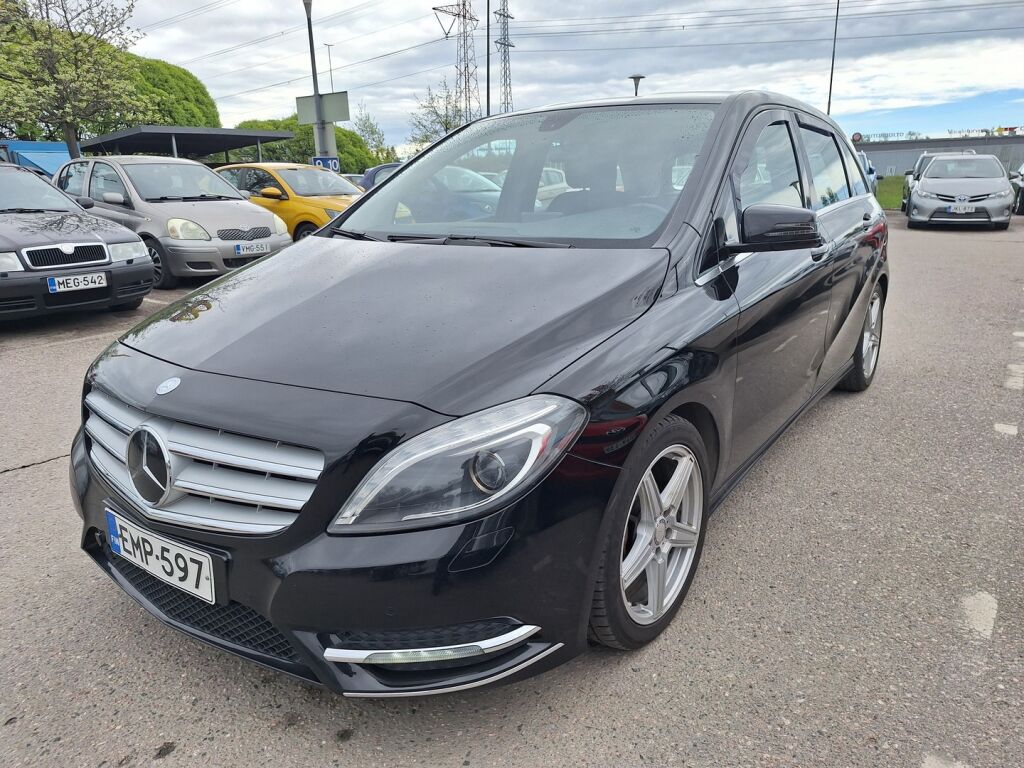Mercedes-Benz B 2013 Musta
