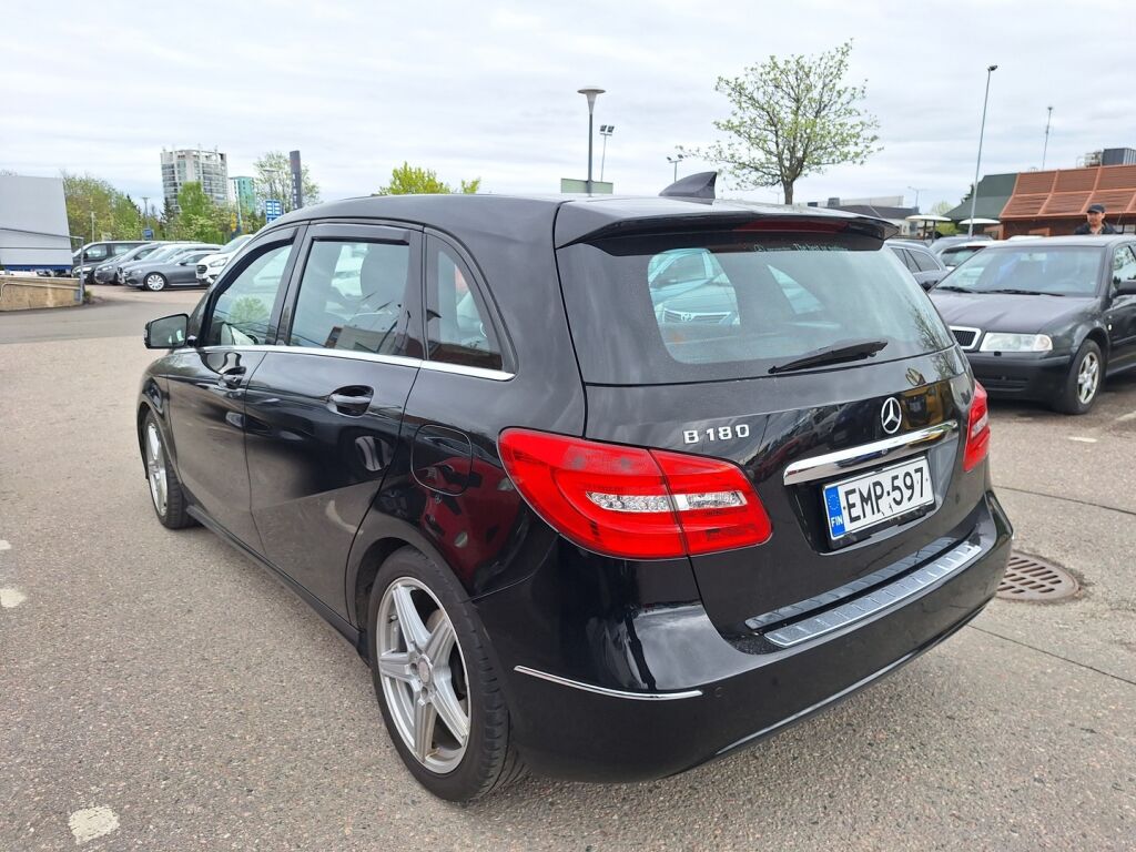 Mercedes-Benz B 2013 Musta