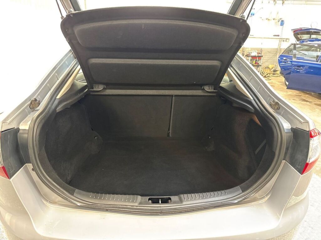 Ford Mondeo 2014 Harmaa