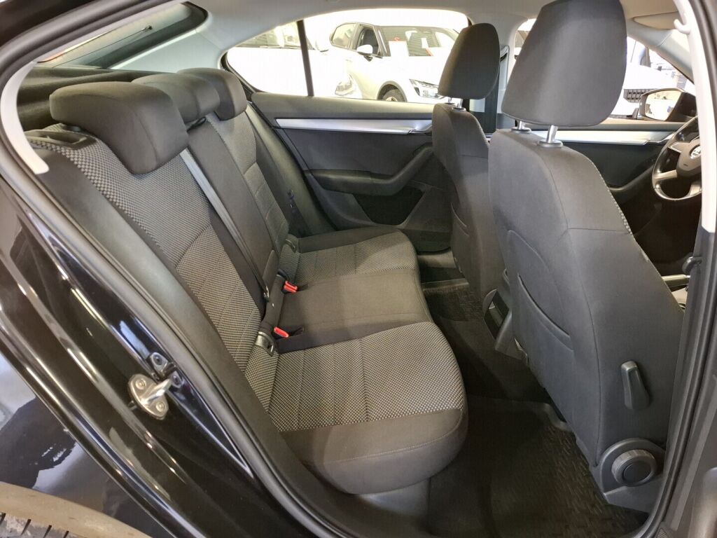 Skoda Octavia 2014 Musta