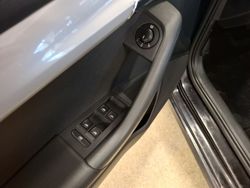 Skoda Octavia 2014 Musta