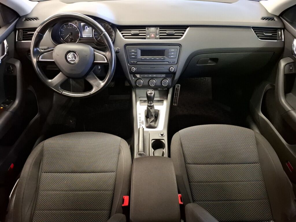 Skoda Octavia 2014 Musta