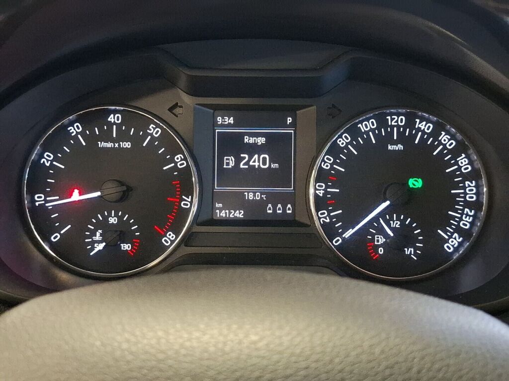 Skoda Octavia 2014 Musta