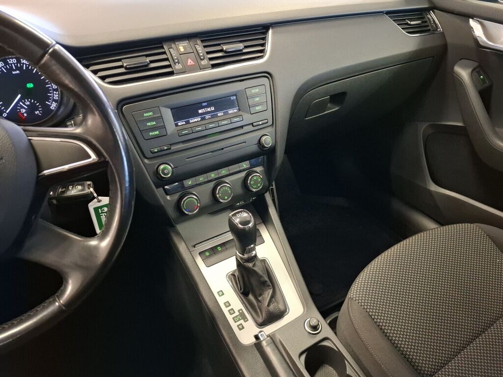 Skoda Octavia 2014 Musta