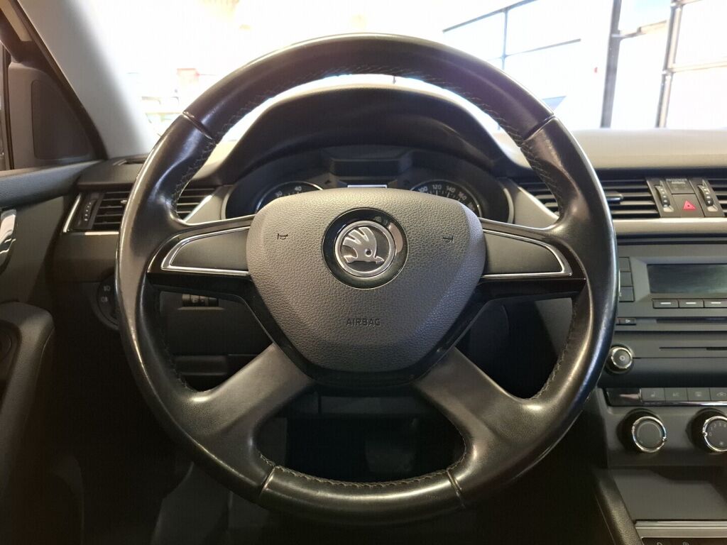 Skoda Octavia 2014 Musta