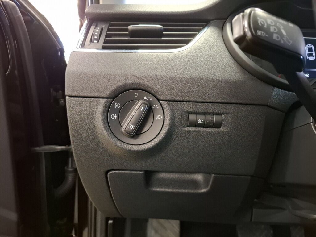 Skoda Octavia 2014 Musta