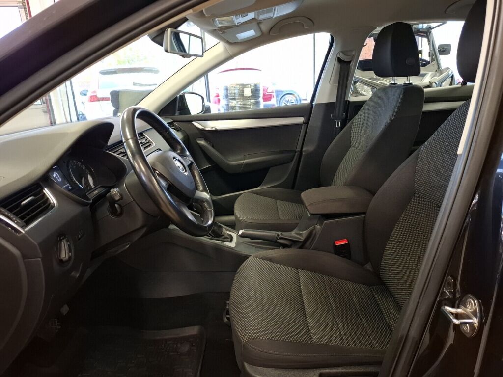 Skoda Octavia 2014 Musta