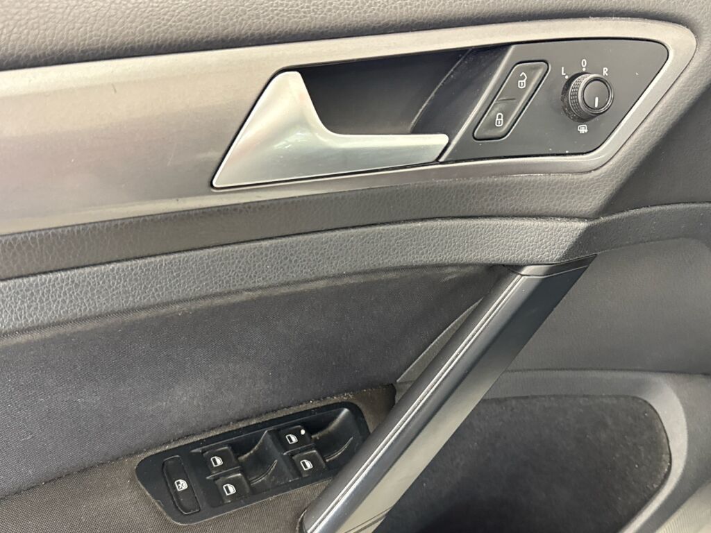 Volkswagen Golf 2014 Valkoinen