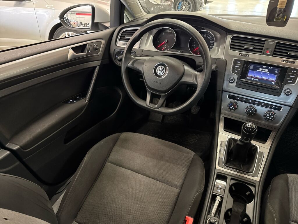 Volkswagen Golf 2014 Valkoinen