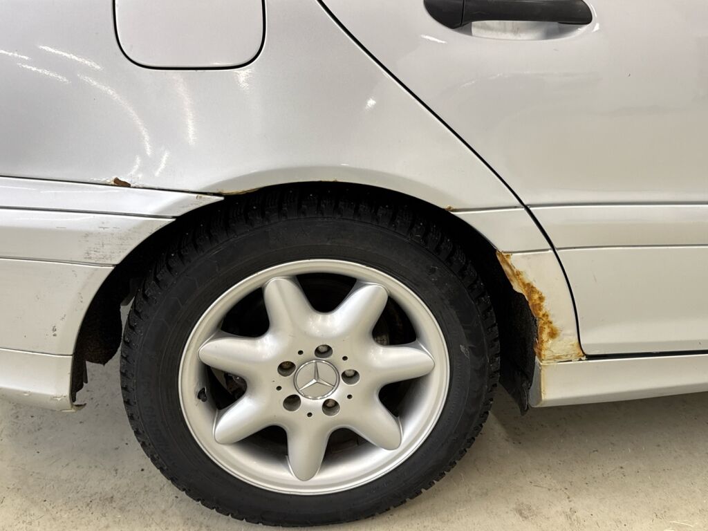 Mercedes-Benz C 2006 Hopea