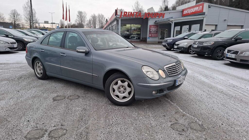 Mercedes-Benz E 2004 Harmaa