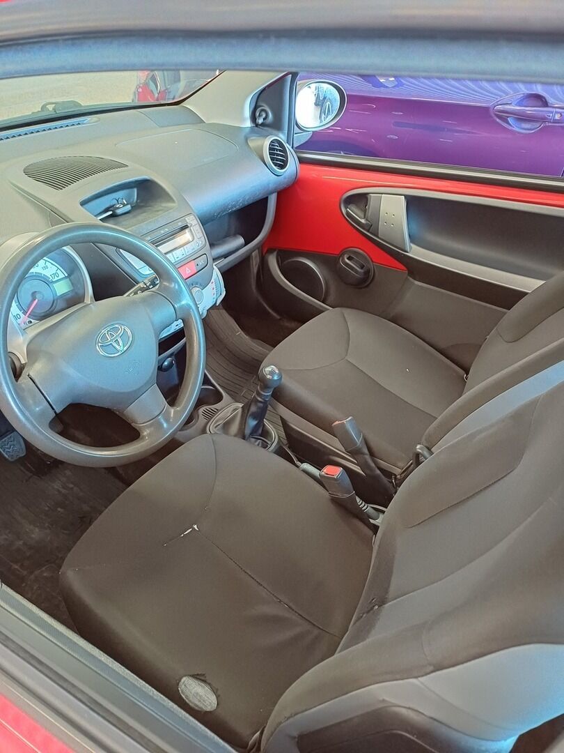 Toyota AYGO 2014 Punainen