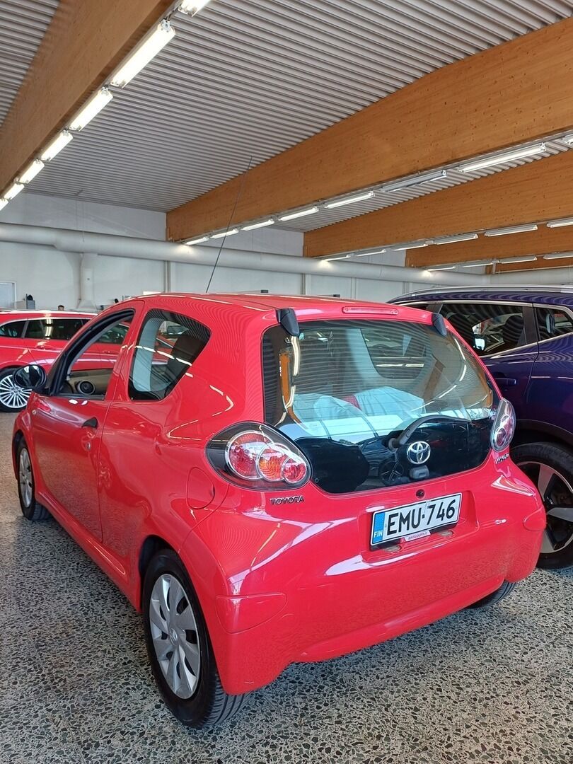 Toyota AYGO 2014 Punainen