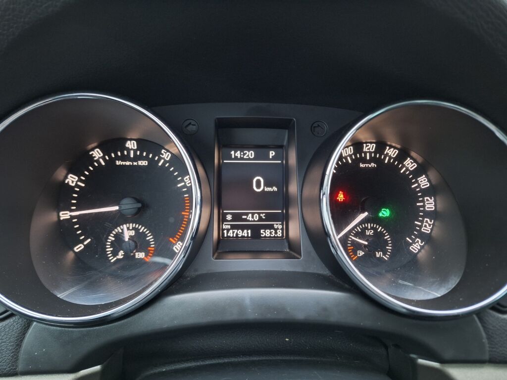 Skoda Yeti 2014 Oranssi