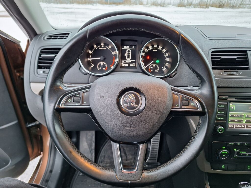 Skoda Yeti 2014 Oranssi