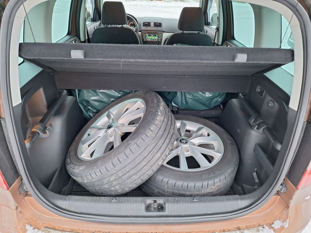 Skoda Yeti 2014 Oranssi