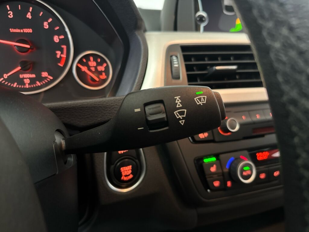 BMW 320 Gran Turismo 2014 Musta