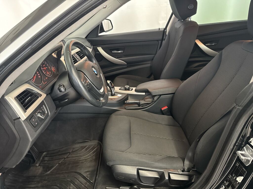 BMW 320 Gran Turismo 2014 Musta