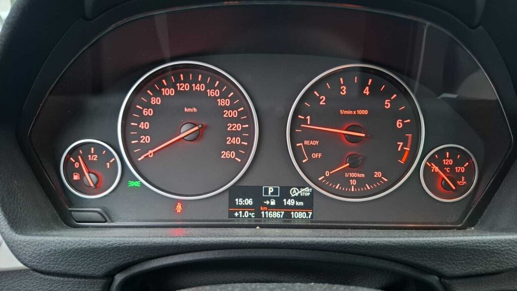 BMW 320 Gran Turismo 2014 Musta