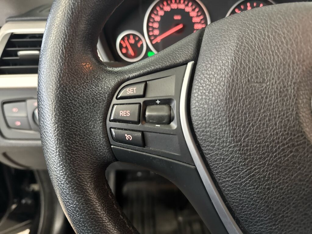 BMW 320 Gran Turismo 2014 Musta