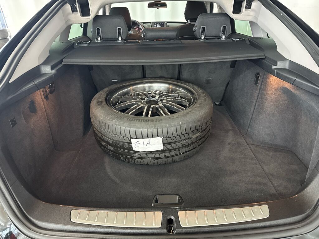 BMW 320 Gran Turismo 2014 Musta