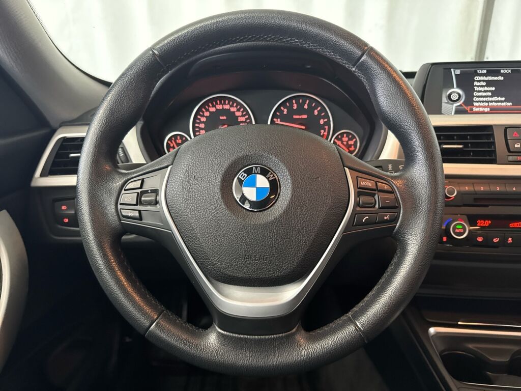BMW 320 Gran Turismo 2014 Musta