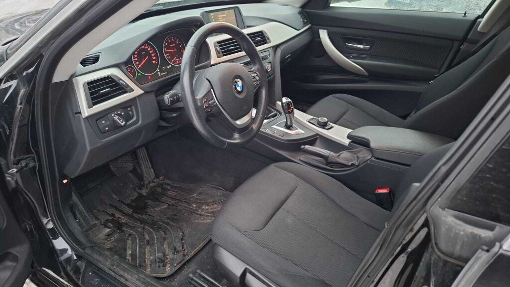 BMW 320 Gran Turismo 2014 Musta