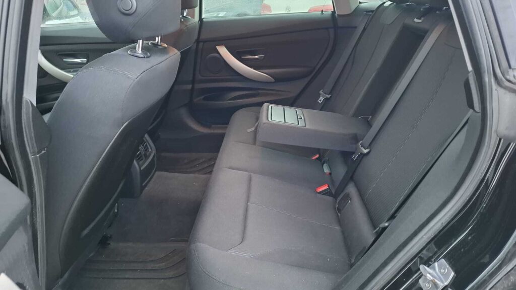 BMW 320 Gran Turismo 2014 Musta