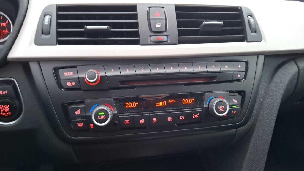 BMW 320 Gran Turismo 2014 Musta