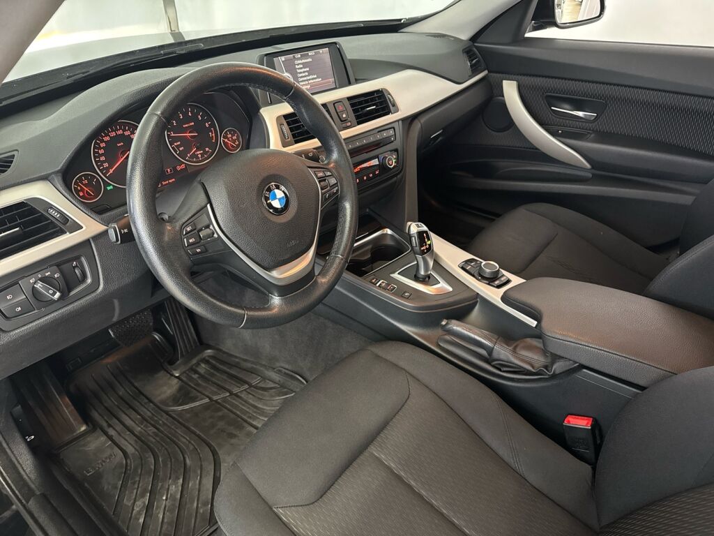 BMW 320 Gran Turismo 2014 Musta