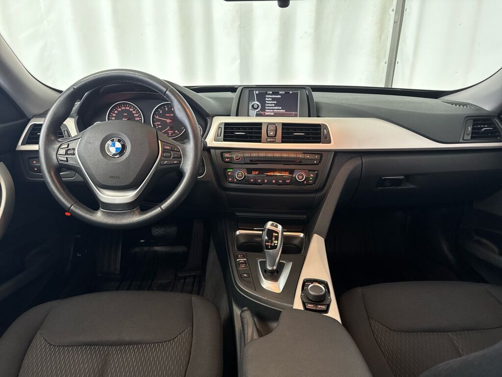 BMW 320 Gran Turismo 2014 Musta