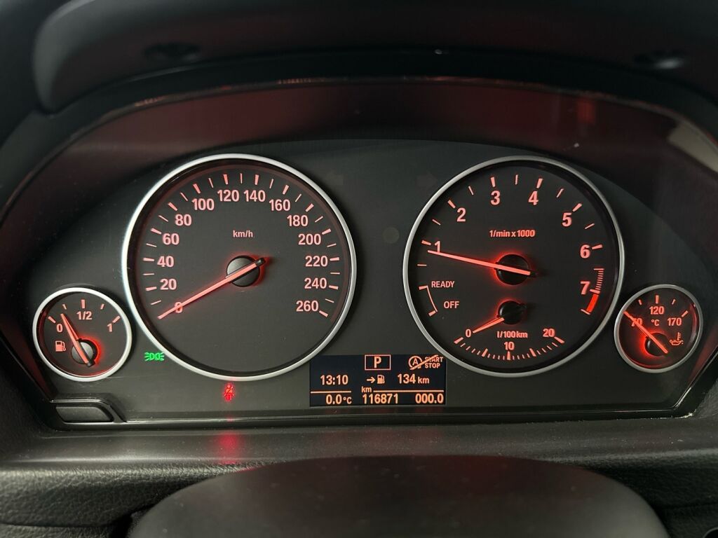 BMW 320 Gran Turismo 2014 Musta