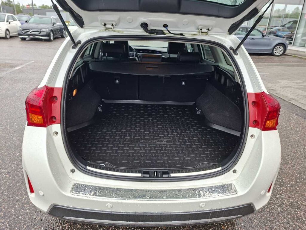 Toyota Auris 2014 Valkoinen
