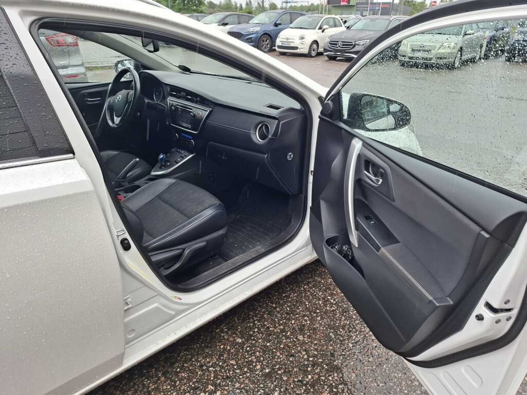 Toyota Auris 2014 Valkoinen