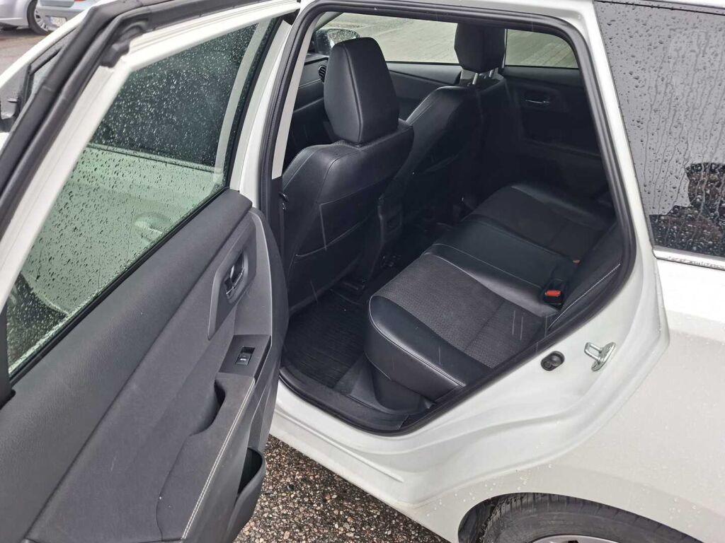 Toyota Auris 2014 Valkoinen