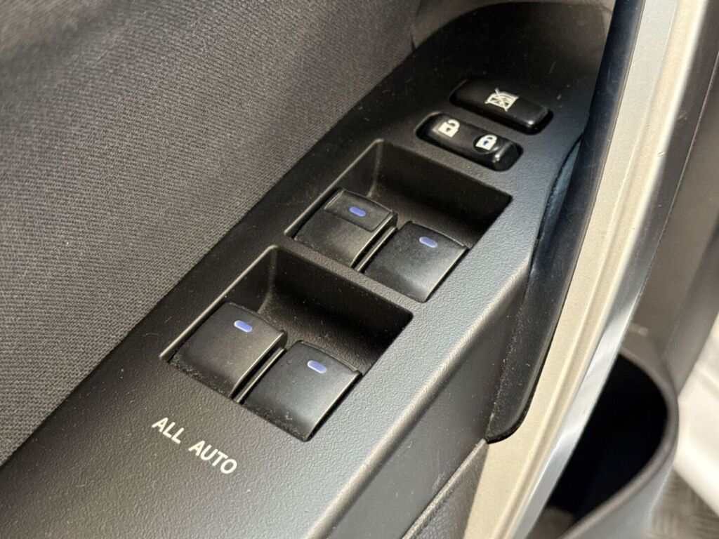 Toyota Auris 2014 Valkoinen