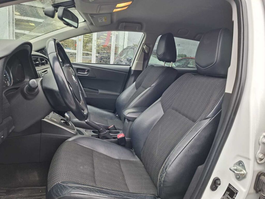 Toyota Auris 2014 Valkoinen