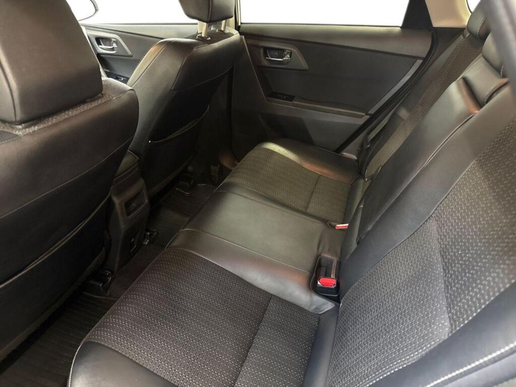 Toyota Auris 2014 Valkoinen