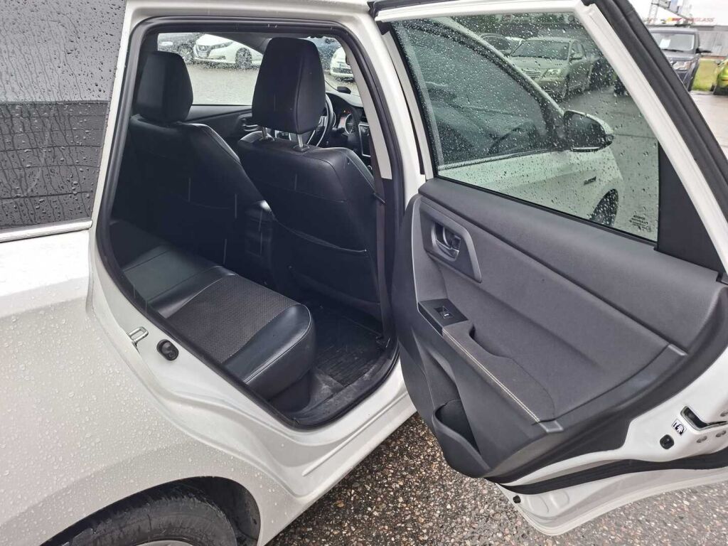 Toyota Auris 2014 Valkoinen