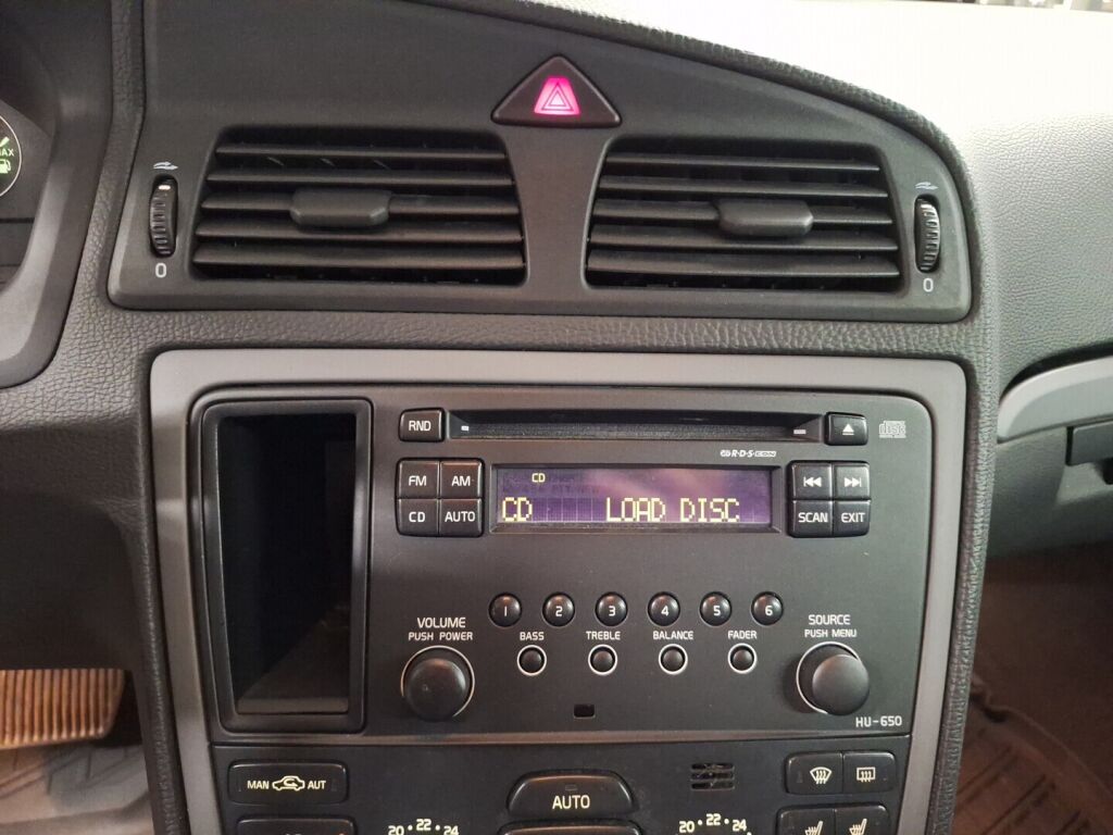 Volvo V70 2006 Harmaa