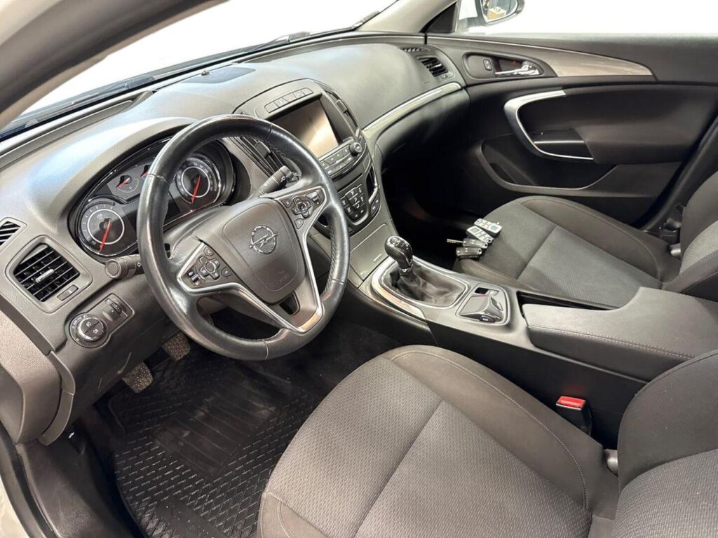 Opel Insignia 2014 Valkoinen