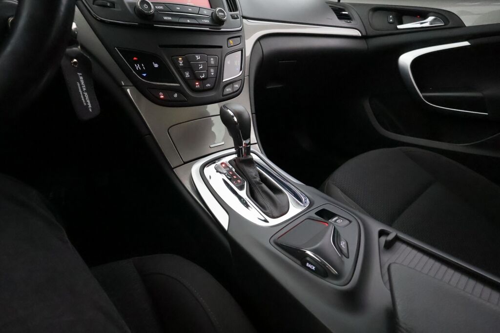 Opel Insignia 2014 Hopea