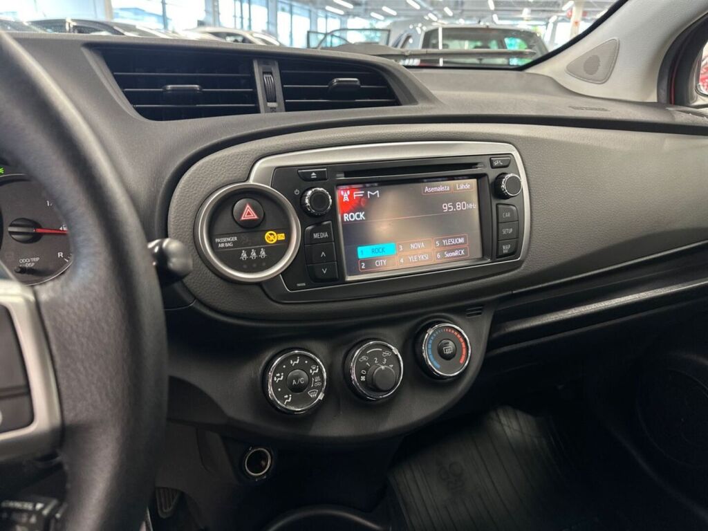 Toyota Yaris 2014 Punainen